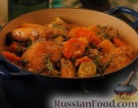 Куриное мясо, тушенное с овощами в нежном соусе