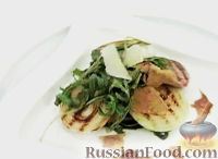 Филе телятины с пармезаном, рукколой и луком