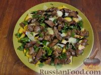 Салат из шпината с персиком и индейкой