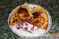 Кесадийя с фаршем и сальсой