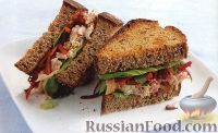 Сэндвичи с куриным мясом, морковью и свеклой