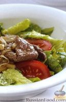 Салат с жареным мясом