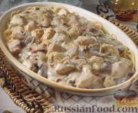 Вермишелевая запеканка с куриным филе, грибами и вишнями