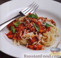 Спагетти с томатным соусом