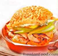 Бургеры с курицей, яблоком и сыром